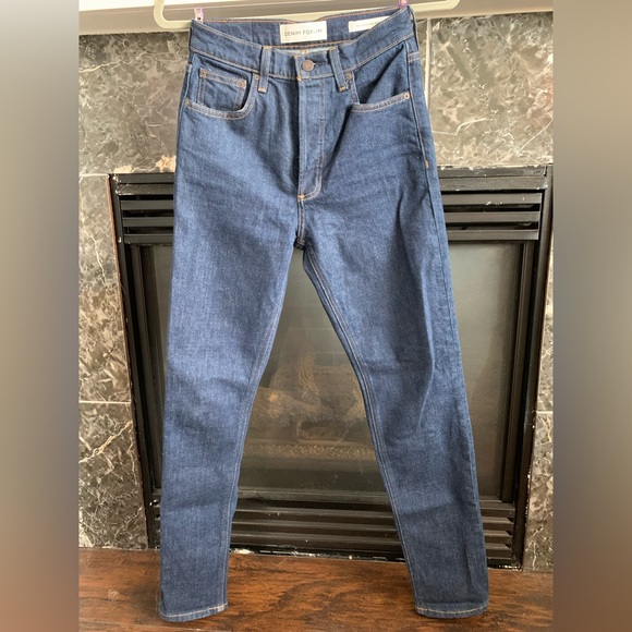 Aritzia Denim Forum “The Yoko High Rise Slim” Jeans, size 25 - Picture 1 of 5